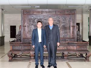 攜手共贏！河南礦山黨委書記崔培軍與德勝集團董事長周平進行洽談